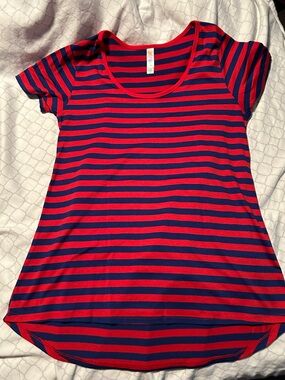 Lularoe Tee Size XS